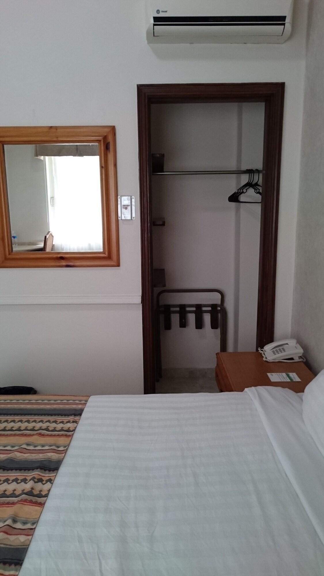 Savoy Express Hotel Torreón Buitenkant foto
