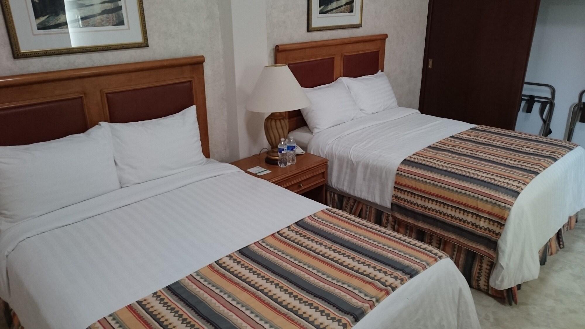 Savoy Express Hotel Torreón Buitenkant foto