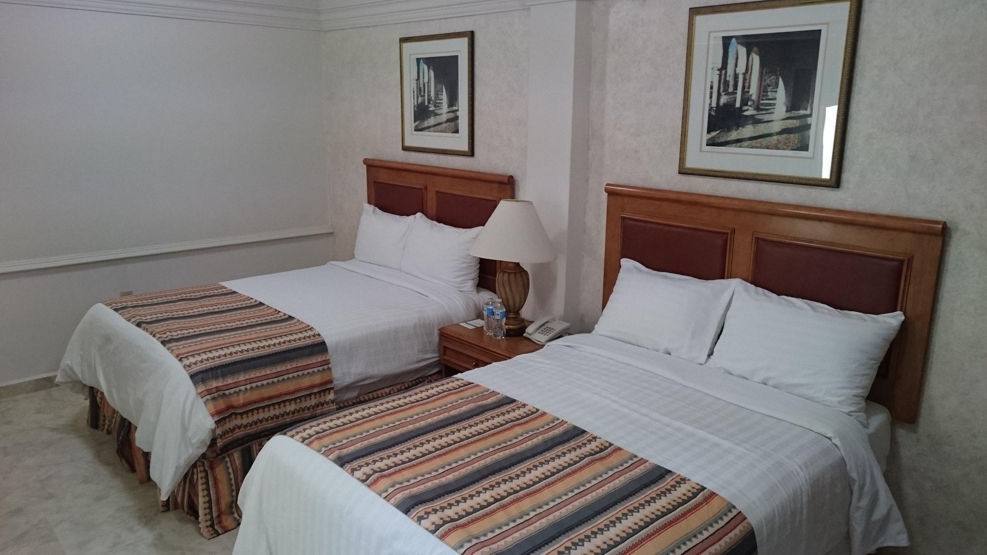 Savoy Express Hotel Torreón Buitenkant foto