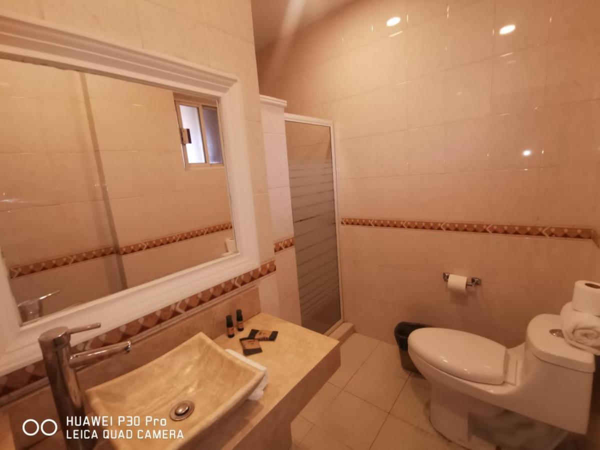 Savoy Express Hotel Torreón Buitenkant foto