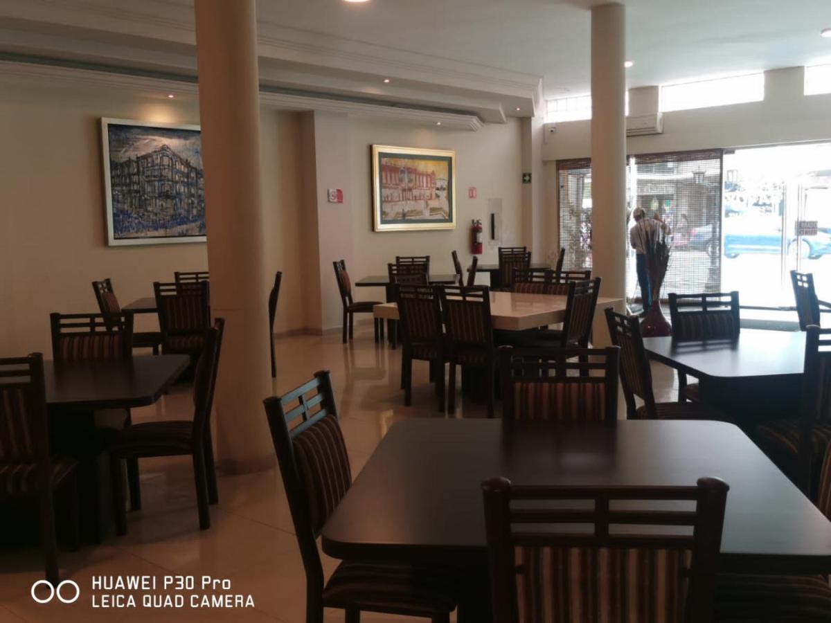 Savoy Express Hotel Torreón Buitenkant foto