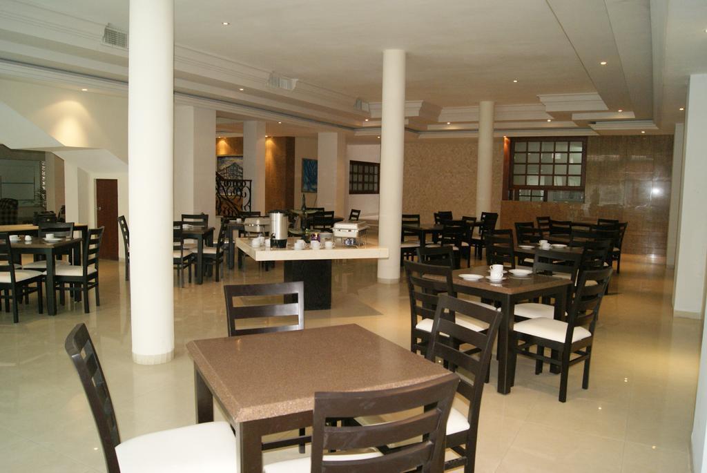 Savoy Express Hotel Torreón Buitenkant foto