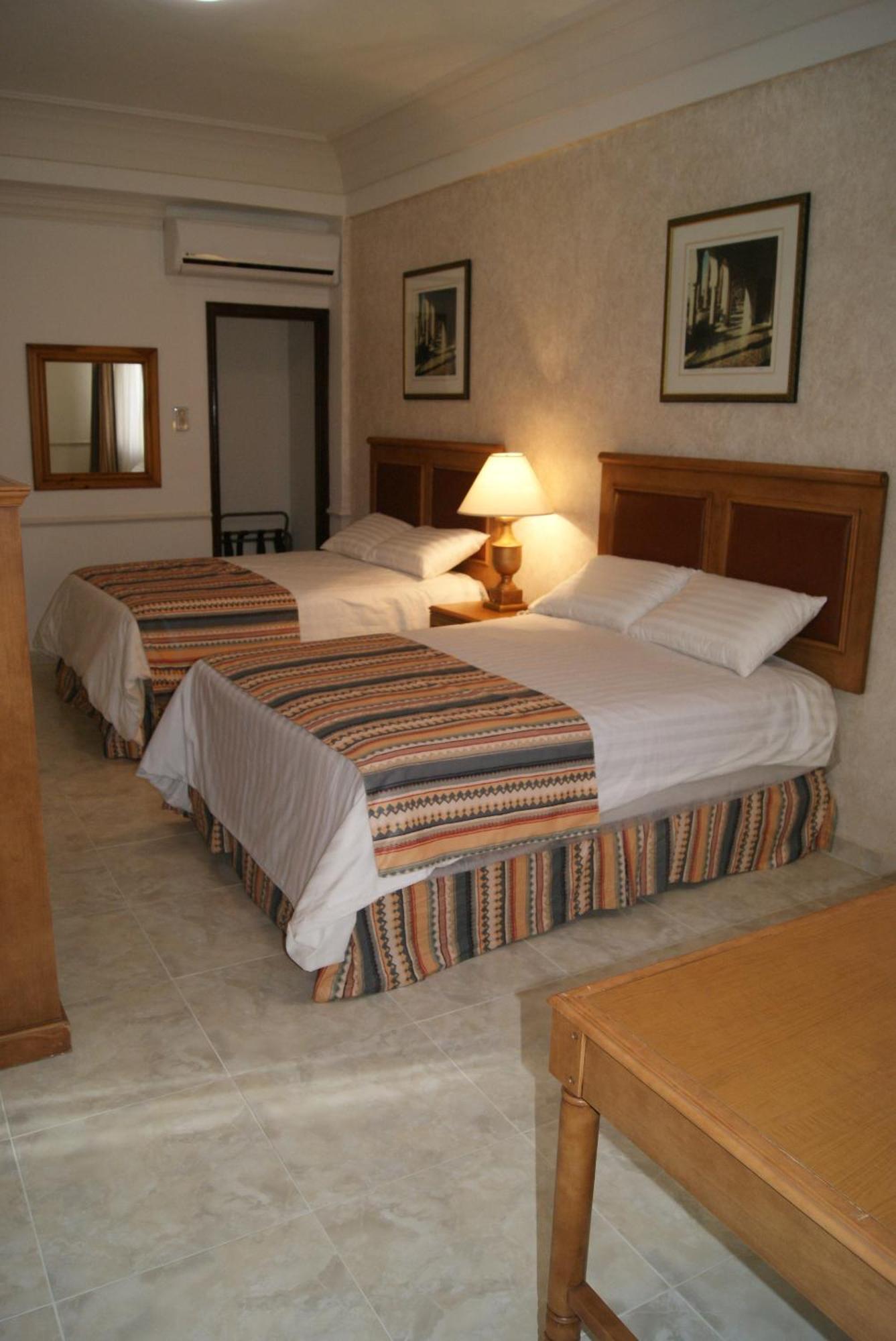 Savoy Express Hotel Torreón Buitenkant foto