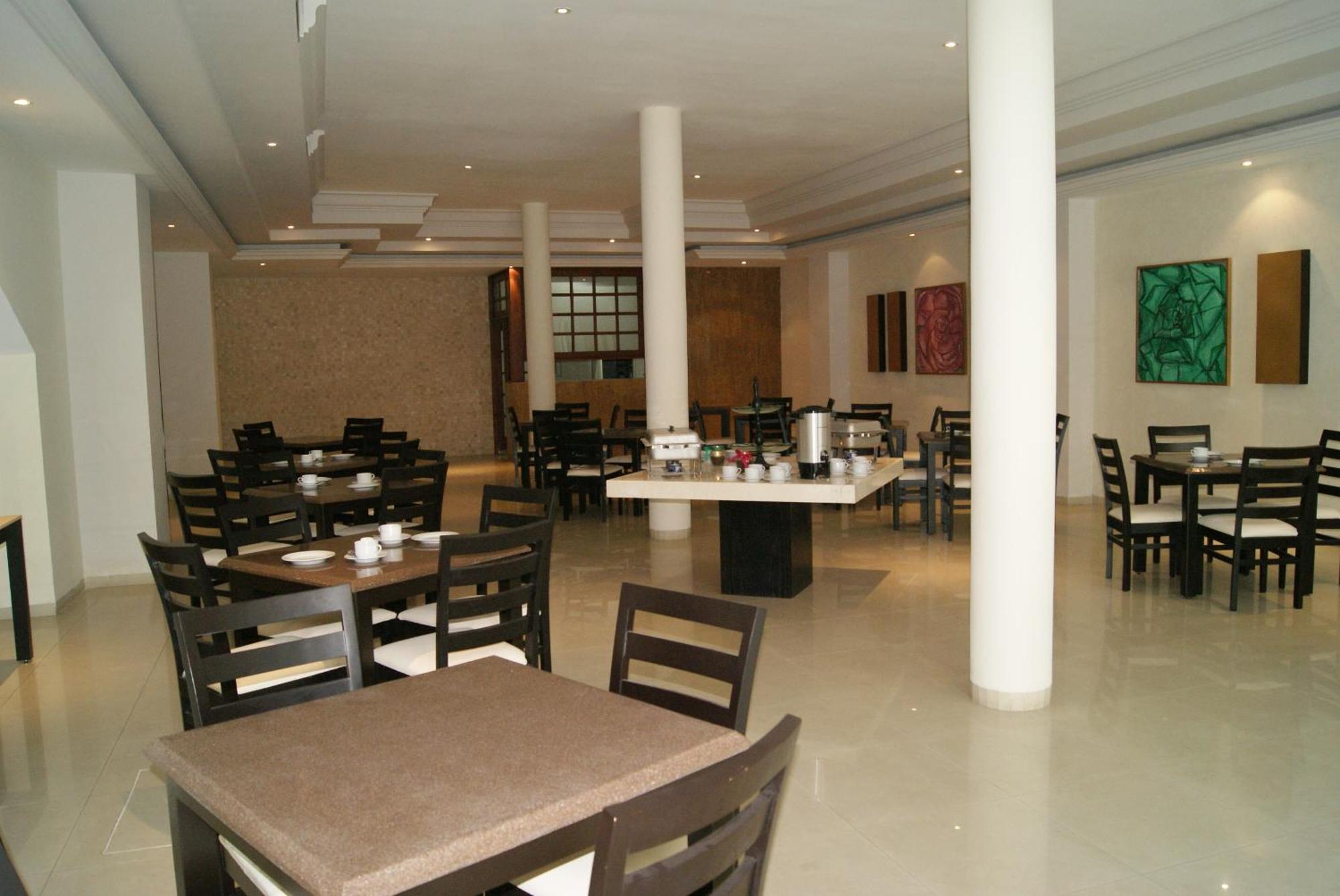 Savoy Express Hotel Torreón Buitenkant foto