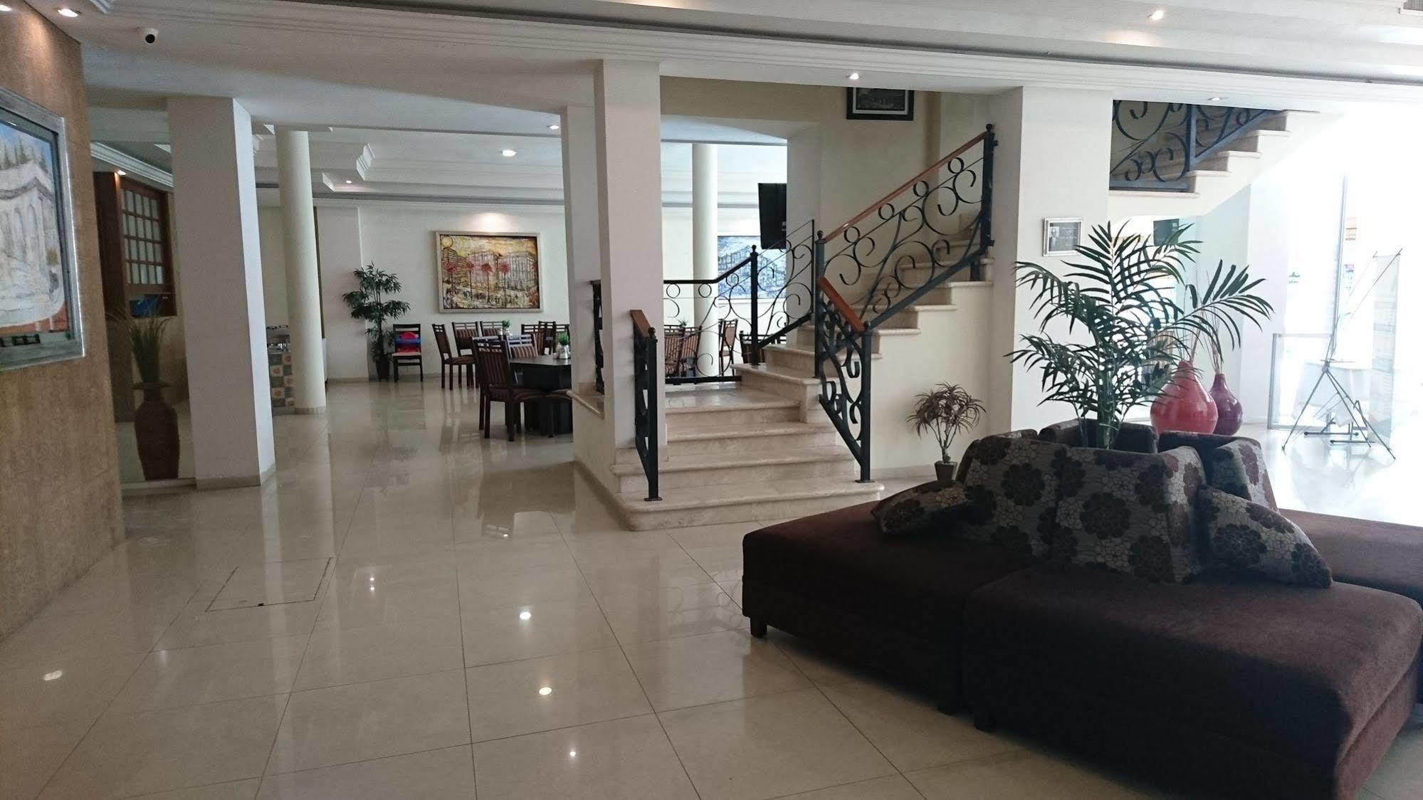 Savoy Express Hotel Torreón Buitenkant foto