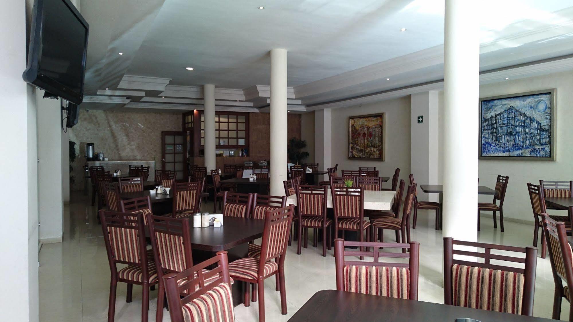 Savoy Express Hotel Torreón Buitenkant foto